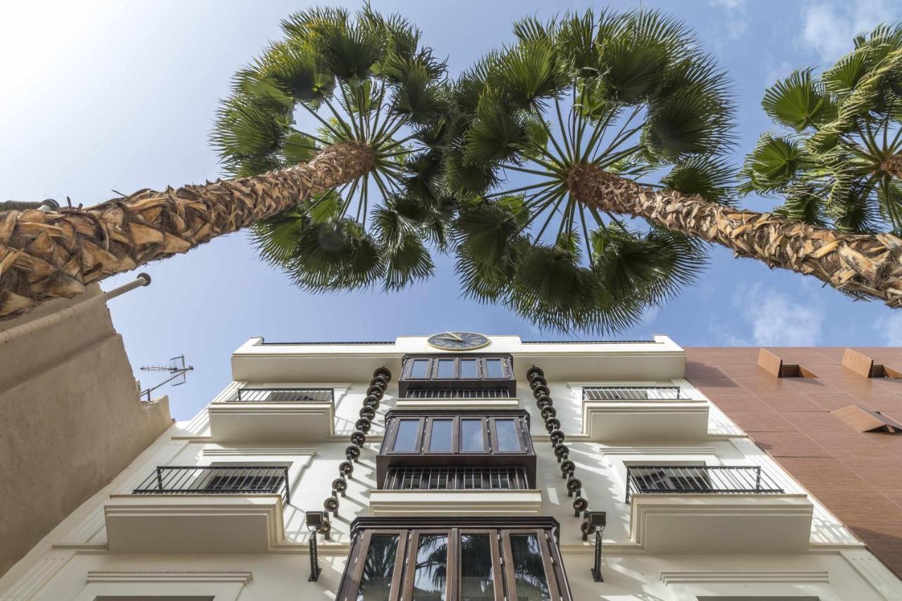 The Clock House Luxury Urban Suites Malaga Room photo