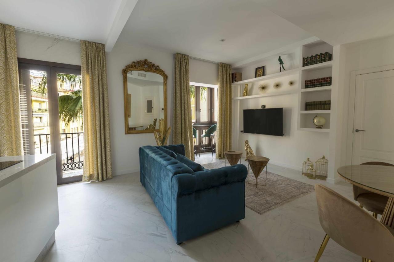 The Clock House Luxury Urban Suites Malaga Room photo